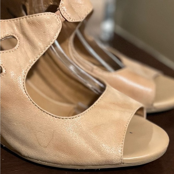 MIZ MOOZ Taupe Leather Tino Cutout Wedge Size 10 - Picture 12 of 16